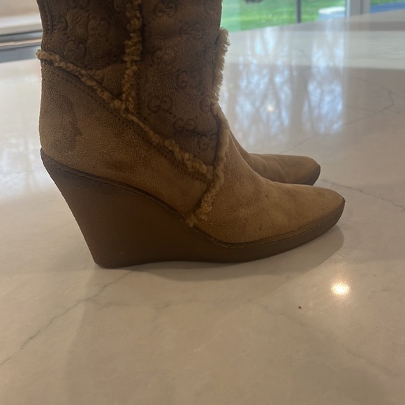 Gucci Camel GG Monogram Shearling Wedge Boots Size IT 36 - Picture 4 of 6